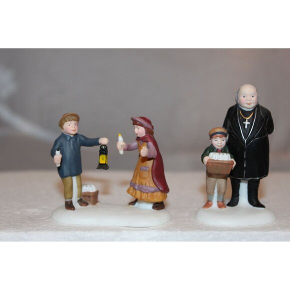 Dept 56 Dickens Village - A Peaceful Glow on Christmas Eve - Picture 1 of 8